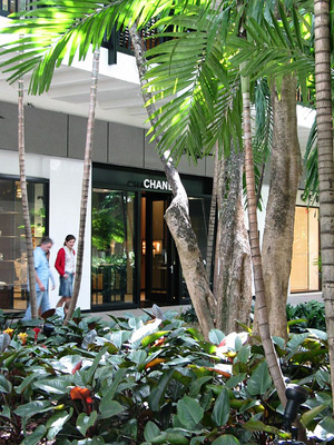 miami attractions - shopping mall 